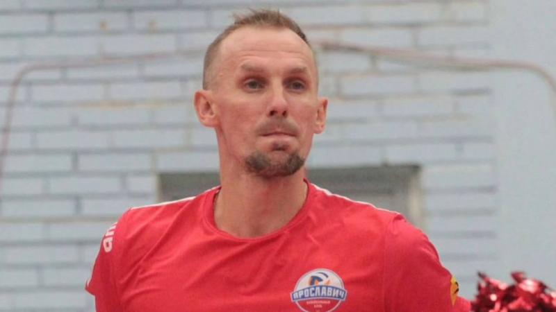 Атырау подписал связующего