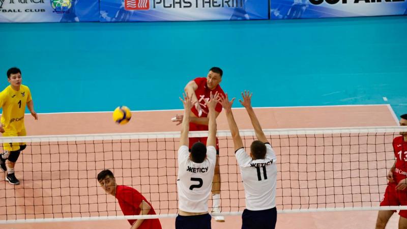 Сергей Костив решил играть в Высшей лиге